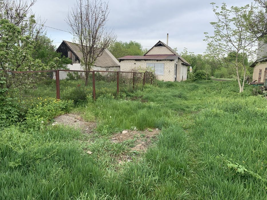 Продаж дачної ділянки під дачу або забудову