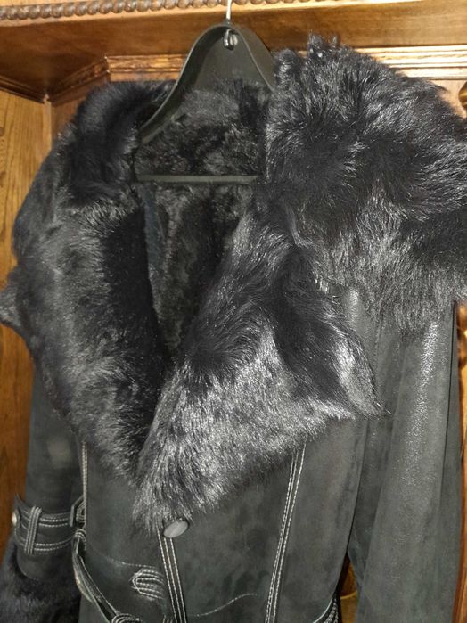 Kożuch damski czarny krysztalek