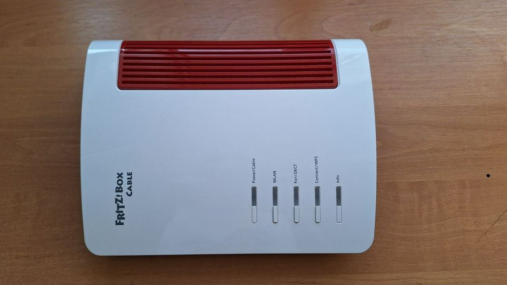 Маршрутизатор FRITZ!Box 6660 Cable + провода