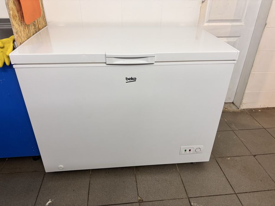 Морозильна скриня Beko CF316W