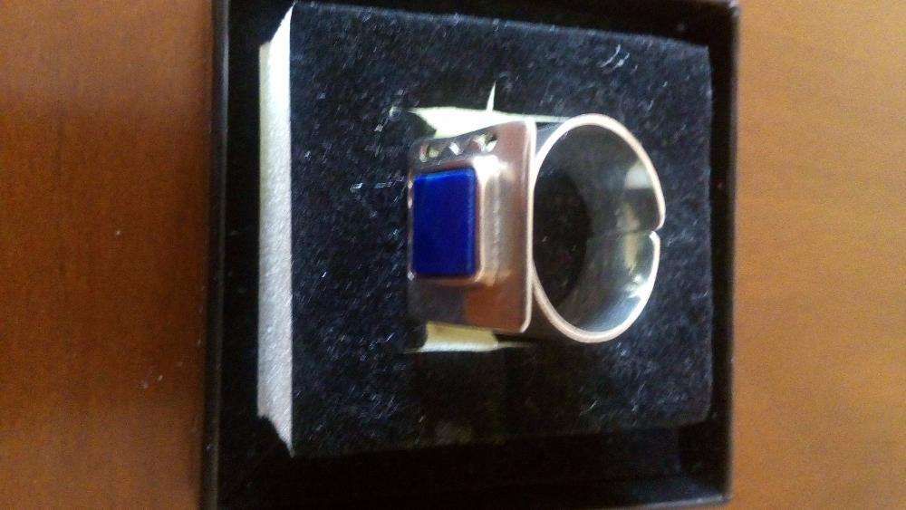 Anel em prata com pedra azul