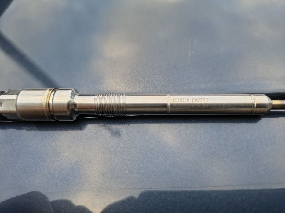 Свеча накаливания   с датчиком давление VAG