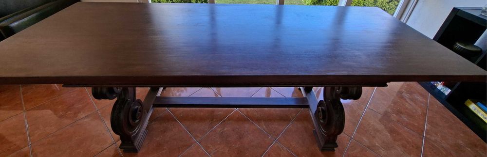 Mesa de Jantar – Madeira Maciça Trabalhada