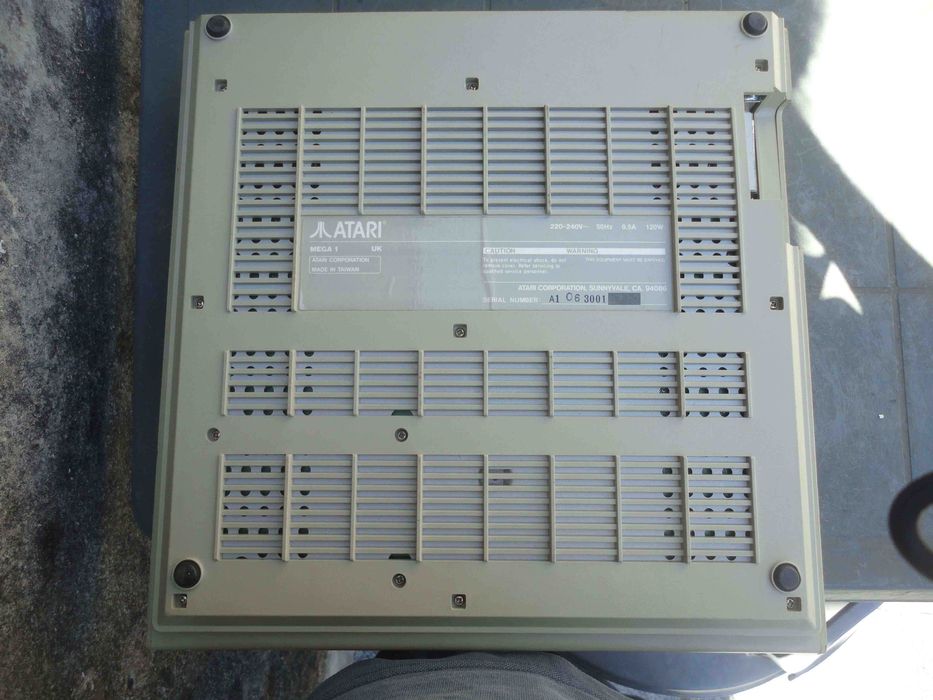 Atari Mega ST 1 Rev. 2.2 Teclado Rato Monitor