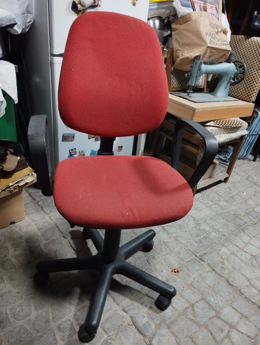 Крісло під ремонт (тріснула пластина)