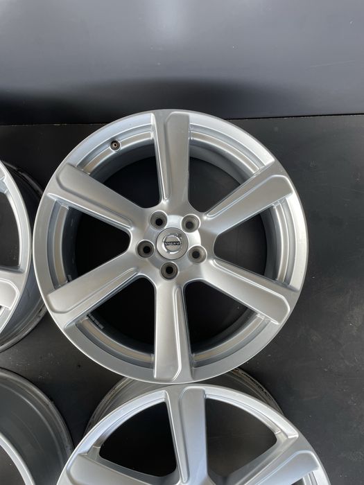 Felgi aluminiowe 19 cali 5x108 et 42,5 8J Volvo XC60 XC90