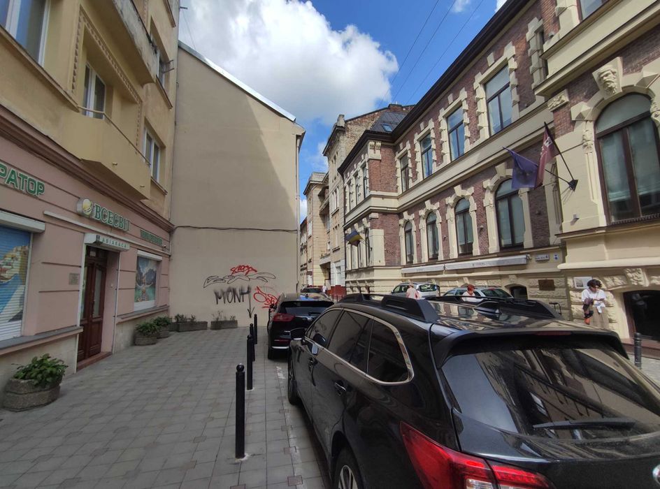 Оренда комерційного приміщення в самому центрі Львова ву Ференца Ліста