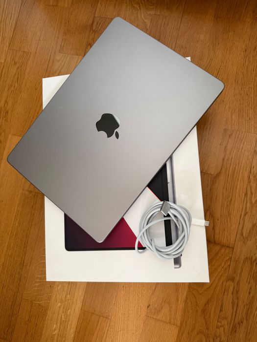 MacBook Pro M1 14 cali, rok 2021 /16GB/ 512 GB/ 90% Bateria