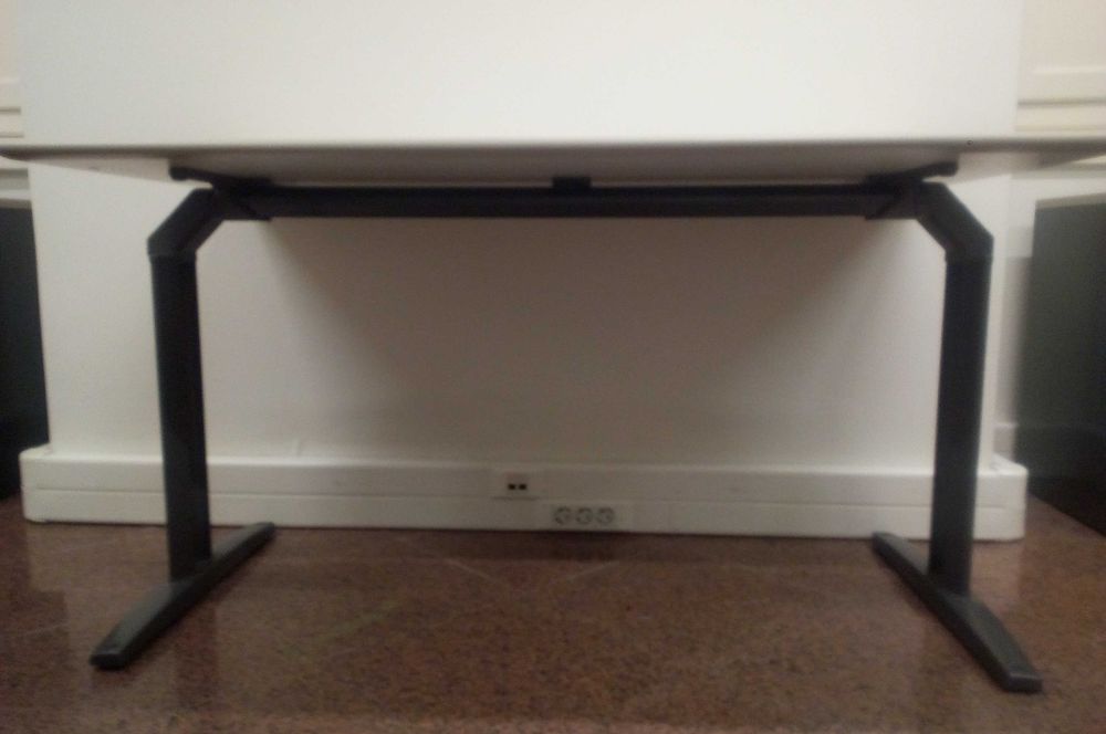 9 Secretárias(3tamanhos)+ 6 Blocos de Gavetas c/rodas&fechadura — FAMO