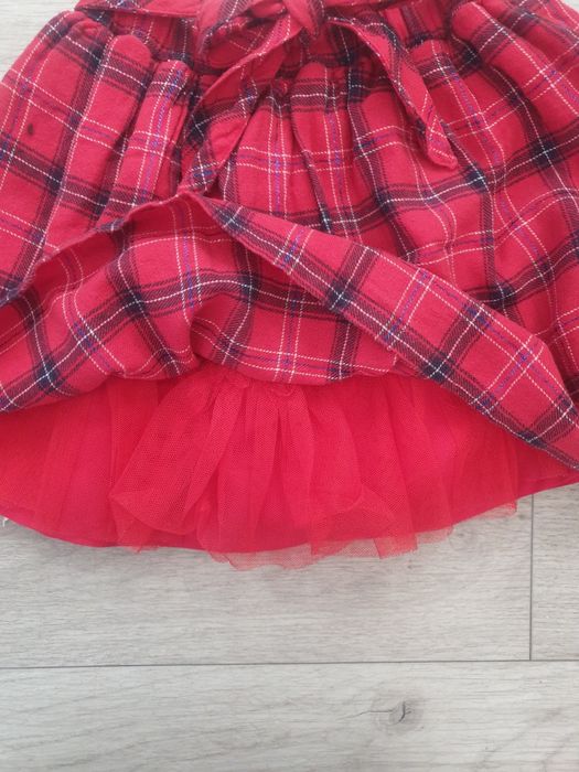 Czerwona spódniczka