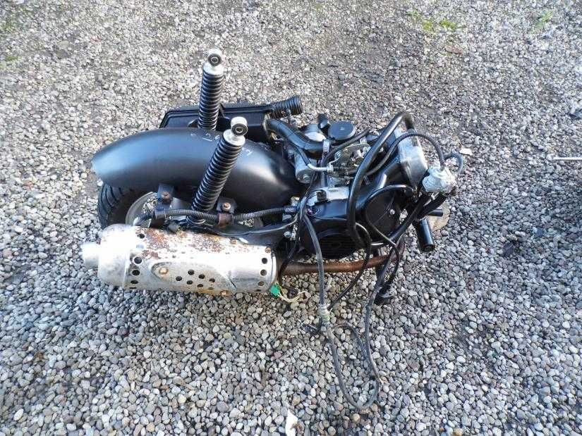 SILNIK DO CHIŃSKIEGO SKUTERA 50 4T KOLO 12 na tarcze tył magnus carave