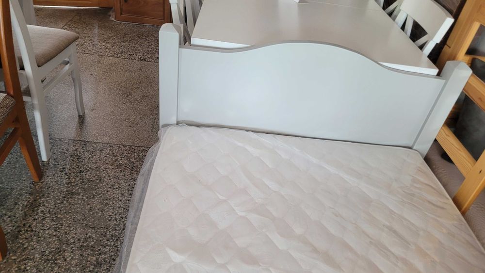 Piękne  Łóżko Drewniane 1m na 2m