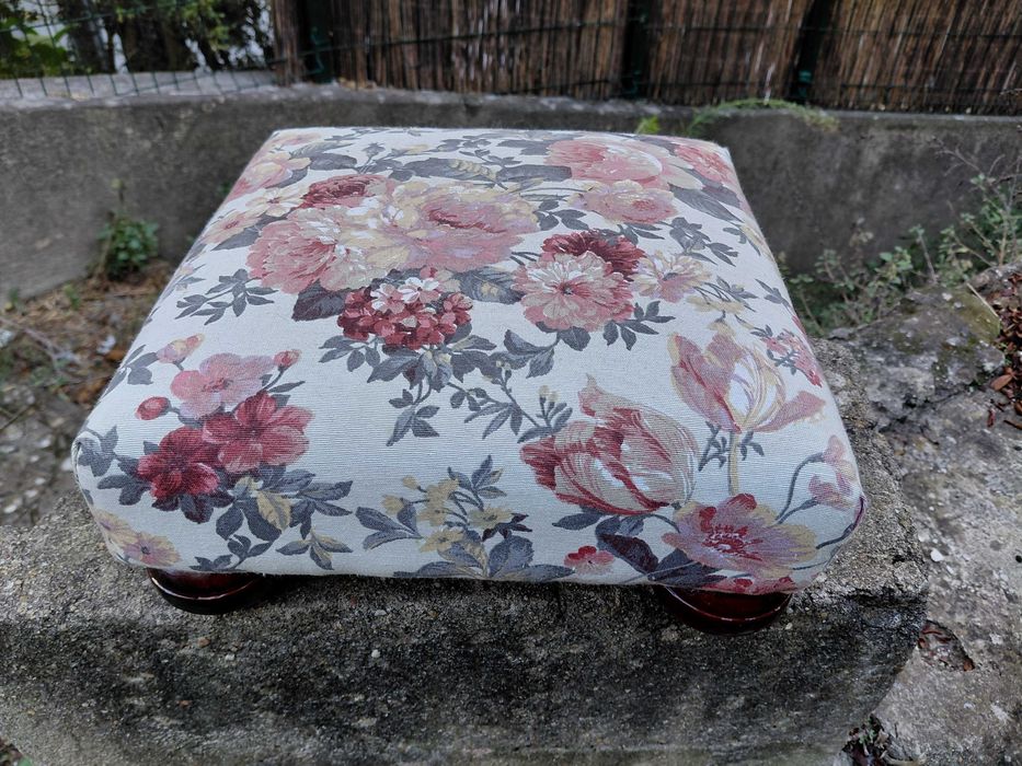 Banquinho Descansar os Pés