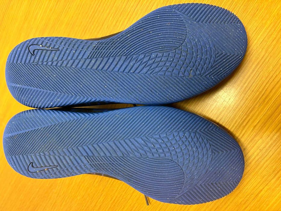 CHUTEIRAS NIKE ORIGINAIS TAMANHO 38,5