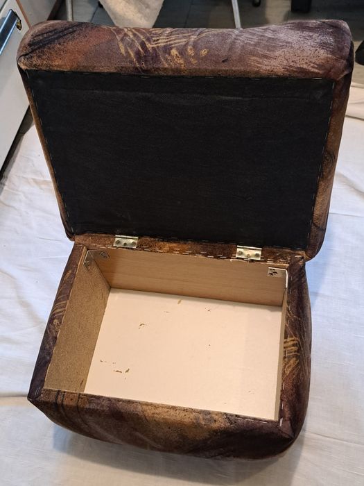 Pufa otwierana, schowek