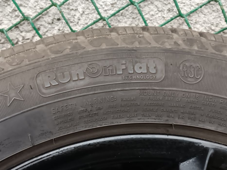 czarne alu Felgi 205/55r16 BMW opony Goodyear zimowe run-flat