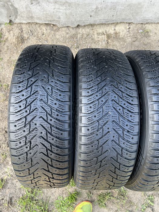 235 65 r17 Nokian Hakapelitta 8 Suv