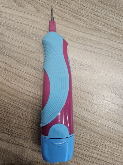 Szczoteczka elektryczna dla dzieci BRAUN ORAL-B