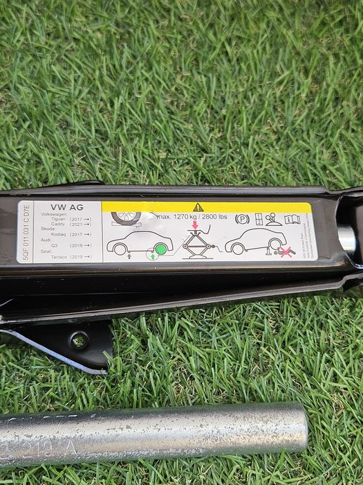 Оригінальний органайзер домкрат ключ Volkswagen Tiguan 2 Allspace Usa