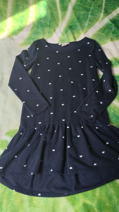 Granatowa sukienka w serduszka 122/128 H& M