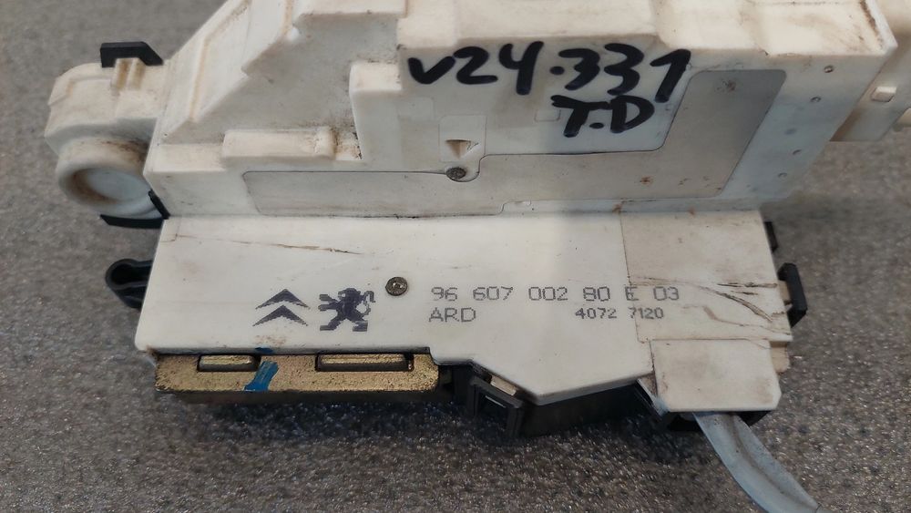 Fechadura / fecho porta trás direito CITROËN C4 I (LC_)