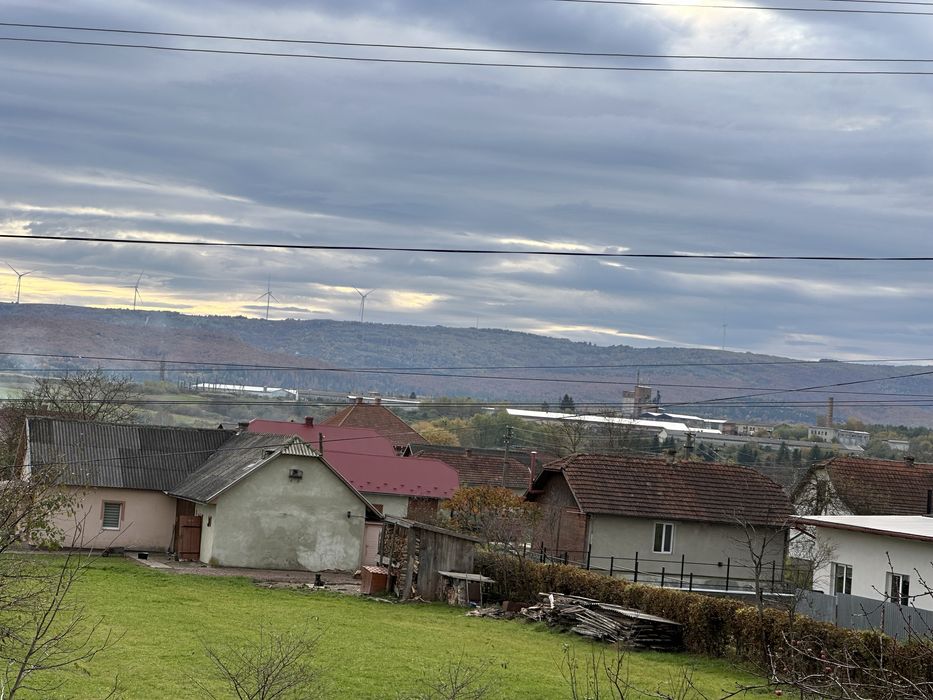Продається два будинки в Доброгостові