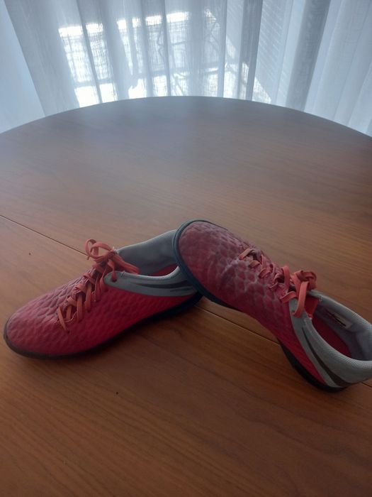 Chuteiras sem pitões de homem