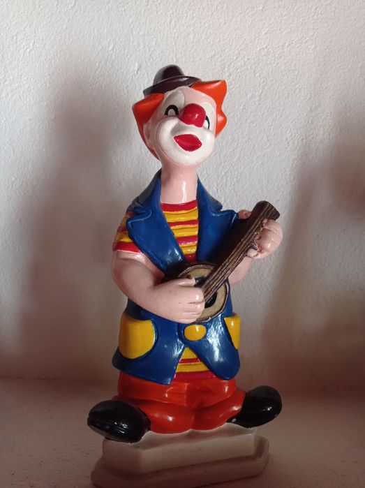 Palhaço decorativo. Em loiça tipo barro.