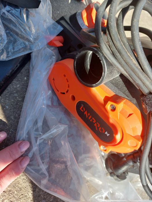 Рубанок електричний PL-82