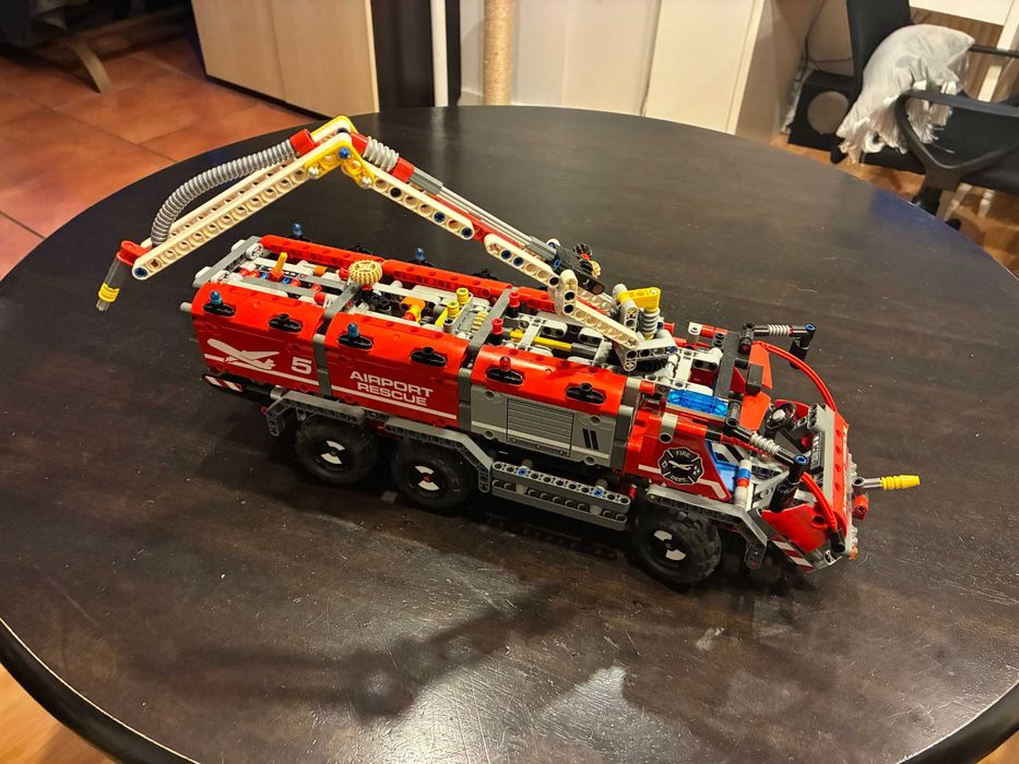 LEGO Technic 42068 Pojazd straży pożarnej