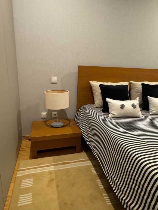 2 Mesinhas de cabeceira de quarto  (carvalho)