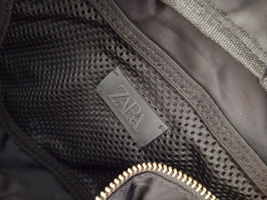 Zara Mala de cintura preta, modelo grande 35x20cm