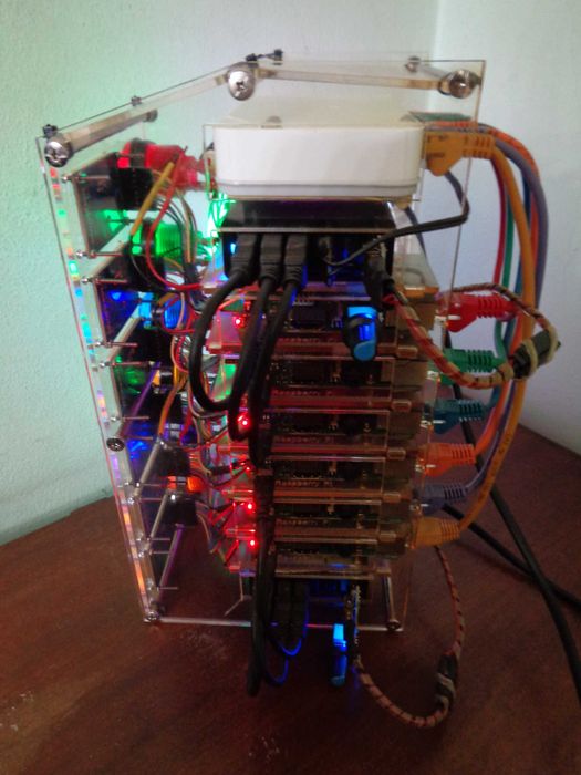 [Usado] Cluster custom-made com 6 placas Raspberry Pi 3B