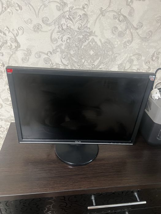 Монитор “ASUS “.