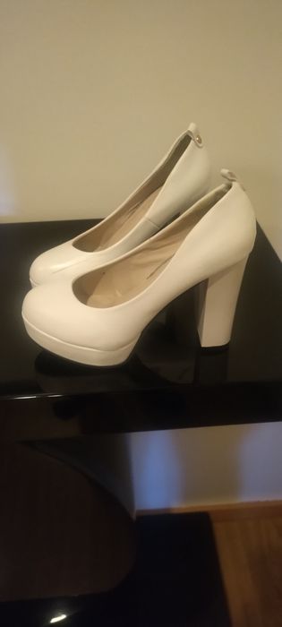 Sapatos senhora 37 novos