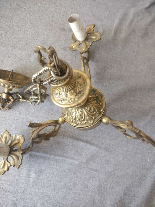 Żyrandol mosiężny