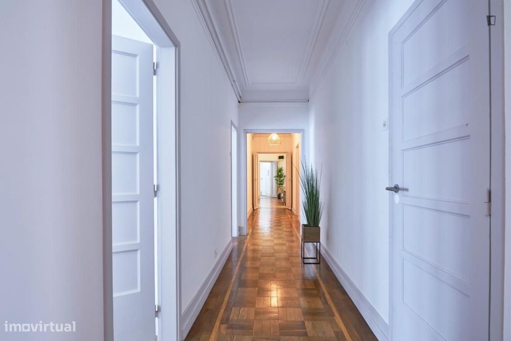 Quarto - localizado em Marquês de Pombal Lisbon