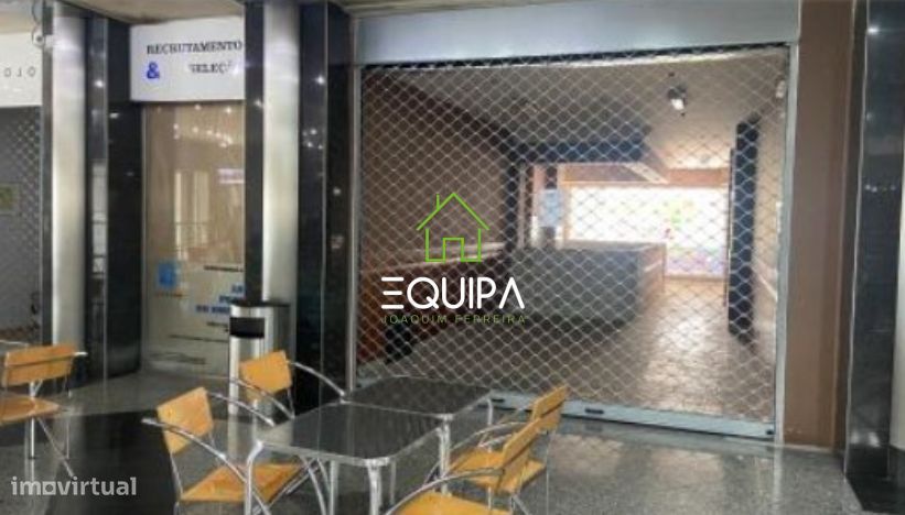 Loja destinada a espaço comercial na Maia