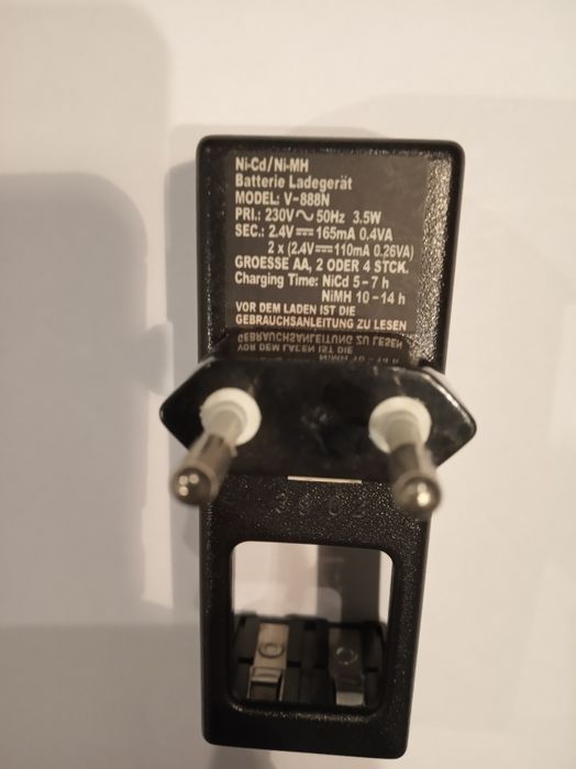 Carregador de pilhas AA