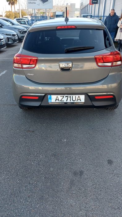 Kia Rio 1.2 Ano 2023 - Apenas 29.600 km - Como novo - Garantia de marca