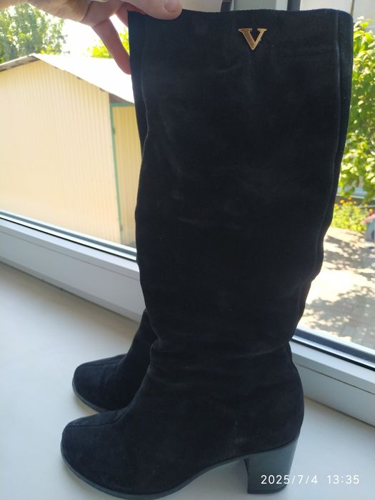 Жіночі чоботи з натуральної замші