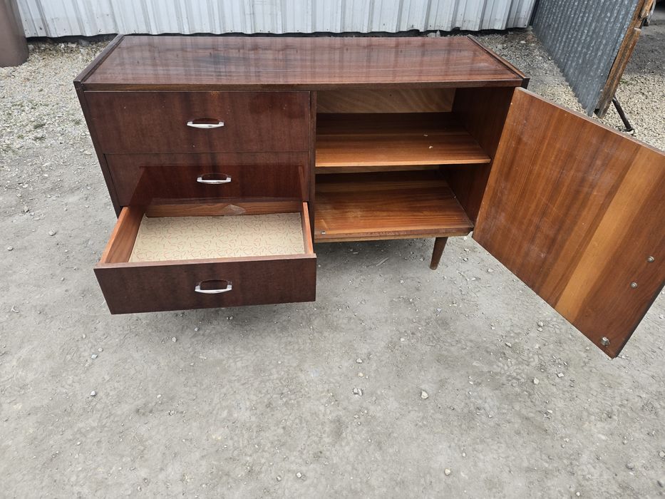 Komoda prl transport