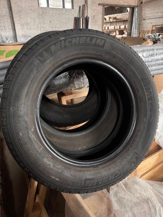 Продам б/у резину 195/65/R15