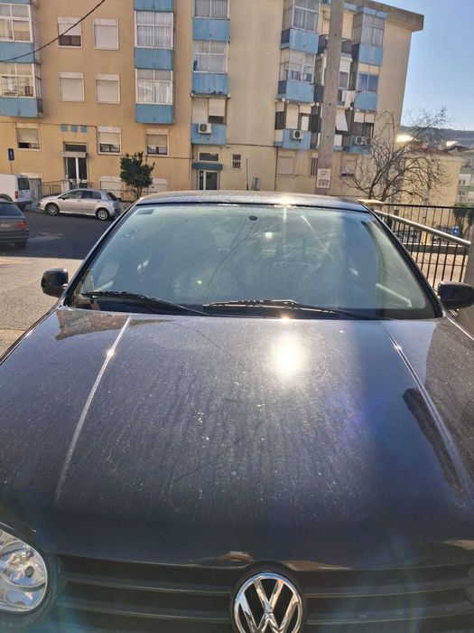 Volkswagen Golf em bom estado
