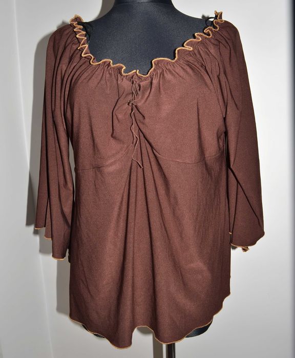 24^ Feminine bluzka z dzianiny w stylu boho 50/52