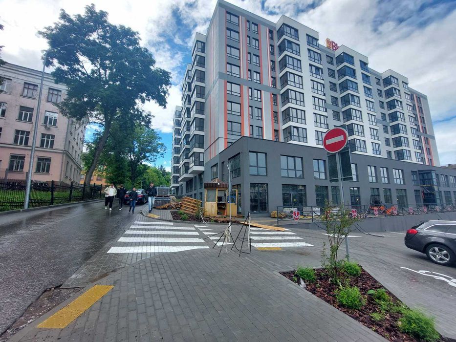 Продаж фасадного приміщення, 1154кв.м., новобудова