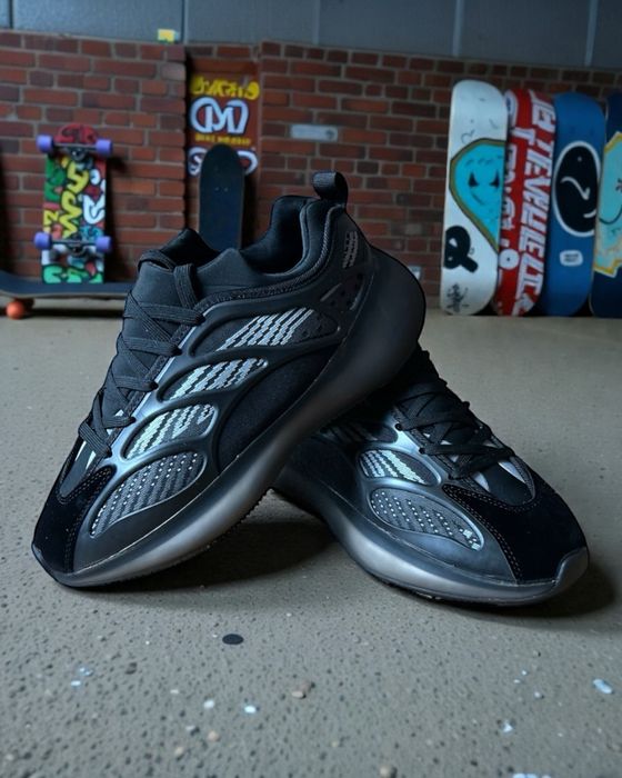 Кросівки чоловічі Stilli Yeezy 700v3 чорні 44,45р/ Кроссовки мужские черные