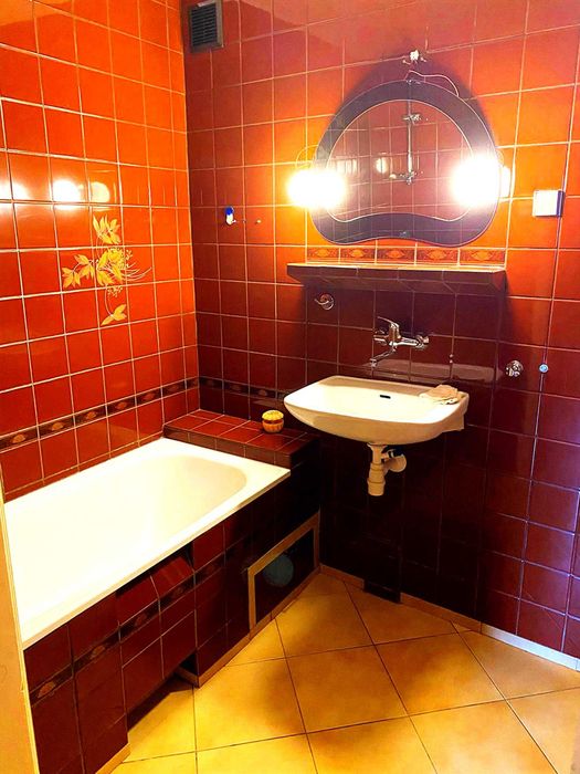 Prestiżowa lokalizacja w Śródmieściu Wrocławia – 3 pokoje, 1 piętro- z potencjałem na cele mieszkalne lub gabinety. Sprzedaję bezpośrednio. - Więcej