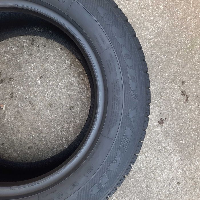 Зимова шина, резина 215 65 R15c Goodyear (Гудієр) 1шт.