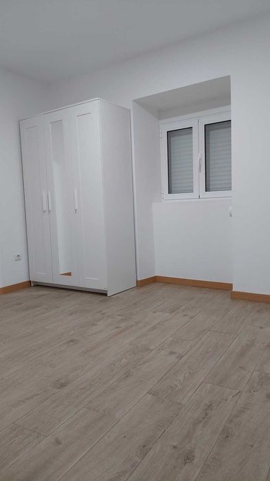 T2 reconstruído com cozinha equipada e pátio